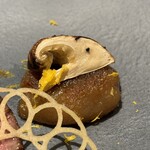 真白 - ・石垣島きたうち牧場様から、36ヶ月以上の長期肥育の石垣牛
      
      ・松茸餅（すりおろした松茸と葛粉）
      ・チーズのチュイール