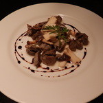 カギロイ - 豚肉のコンフィ　木の子ソテー