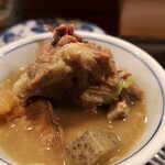 やきとん 赤尾 - 骨付きが出てきました！