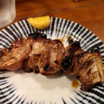 やきとん 赤尾 - ○しろもつ。皮（腸壁）の弾力強め