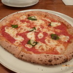 Trattoria Pizzeria Pireus - マルゲリータ