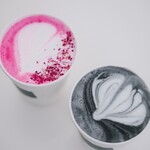 KOBE GALLERY Cafe KITANO CREDO - ビーツラテとチャコールラテ