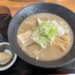 魔界ラーメン 月光 - ブタカツオラーメン（税込900円）