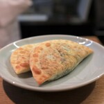 手作り餃子の店 吉春 - 