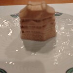 鮨 茶居庵 - 縞鯵のなめろう もなか（ピンが甘かった）