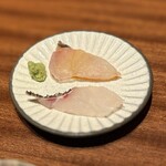 奥新 鮨屋のうおきん - 真鯛の刺身　塩揉み、煮切り醤油