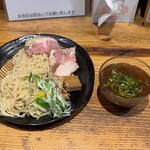 中華そば べぃしっく - 料理写真: