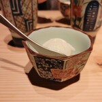 かき小屋 厚岸水産 - 苺のアイスクリームです。