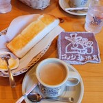 コメダ珈琲店 - 小倉と迷いましたが、玉子ペーストにしました。