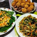 ヤマザワ  - これは一昨日の夕飯⭐️海鮮チヂミとナムル、ごま団子、炒飯(uωu*)