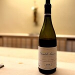 道人 - ローラン・ルーミエ。
      昨今の気候を反映してか、少し繊細さに欠けますが、単独で飲んで十分楽しめます。