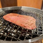 炭火焼肉ホルモン まるは - 