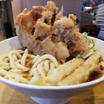 一〇そば - ジャンボゲソ天を立てる。