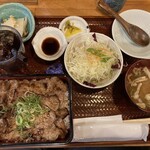 おおきに屋 ぼちぼち - 大山豚重デラックス　1080円