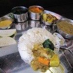 マチャプチャレ - タルカリ・サグ・ダルを混ぜ合わせたもの。