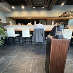 らーめん かねかつ - 店内もクール