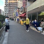 らーめん かねかつ - 行列ヤバい