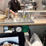 うどん魂 侍 - 厨房の様子