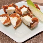 小料理 千京 - 定番の干し柿チーズ