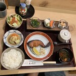 和食料理 和ごころ いなほ - ノルウェーサーモンのしょうゆこうじ焼き御膳