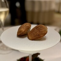 銀座 レカン - しょっぱくて美味しい！
                    フィナンシェ寄りな質感で油っぽくなくて好き。