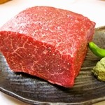Yakiniku Dokoro Sankouen - オープン時からの名物『肉のカタマリ』