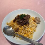 シェフス - 何度も食べてる肉のせチャーハン