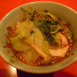 龍水楼 - 2014年4月　シュワンヤンロウ（子羊のしゃぶしゃぶ）　野菜をつけダレにつけて