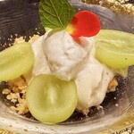 うなぎ時任 - シャインマスカット