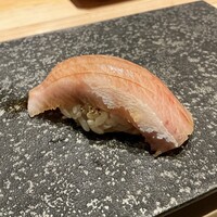 鮨結う紬 - ブリの腹身(//∇//)