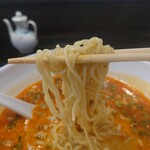 一品担 - 上海担々麺 (麺リフト)