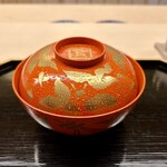 道人 - 鶉のつくねと金沢 源助だいこん 奥井海生堂 蔵囲 利尻昆布と血合抜き鮪節の出汁椀 白葱を乗せて