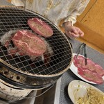 萩之茶屋鶴一 - 