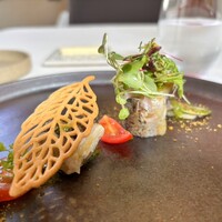 エヴォリュエ - 秋刀魚と里芋　ボッタルガ　バジルの香り