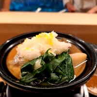 赤坂 菊乃井 - ⚫【強肴】
                「鯛頭と京野菜のみぞれ鍋  小蕪  金時人参  牛蒡 烏賊つみれ  ムゲの芋  九条葱  蕪菜   柚子」野菜のうま味を上手く引き出して