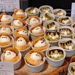 Buffet Restaurant Bridge - 鬼怪泡芙，抹茶卷蛋糕