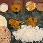 インドダバ - 今日のバナナリーフミールス