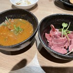 波津馬 - 馬肉ベーコンと馬ホルモン味噌煮