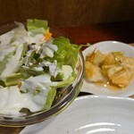 キッチン ブルー グローブ - サラダ、お新香のアップ