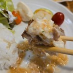 キッチン ブルー グローブ - カダイフ乗せて