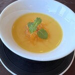 スーツァンレストラン 陳 - みかんソースの杏仁豆腐