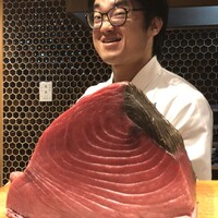 すし食堂 和和和 - この大きなマグロをさばいてもらいました