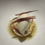 レフェルヴェソンス - 洋梨 フロマージュブラン 花茗荷の葉のヴィネグレットと茗荷のクリスプ