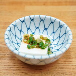 金田 - お通しの湯豆腐
