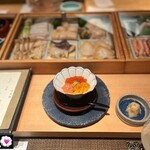 伊勢鮨 - 小さな3食丼