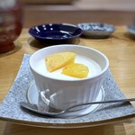 味楽寿司 - デザートは「パンナコッタ・柿のせ」