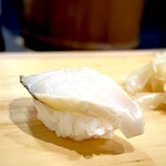 味楽寿司 - 鰆・・厚めに切ってあり、美味しい。