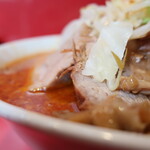 ラーメン二郎 - 豚の厚み