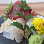 人と木 - 刺身はかつお、鯛、活たこ