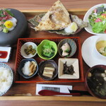 人と木 - 人と木定食（コーヒーとデザート付き）1,800円